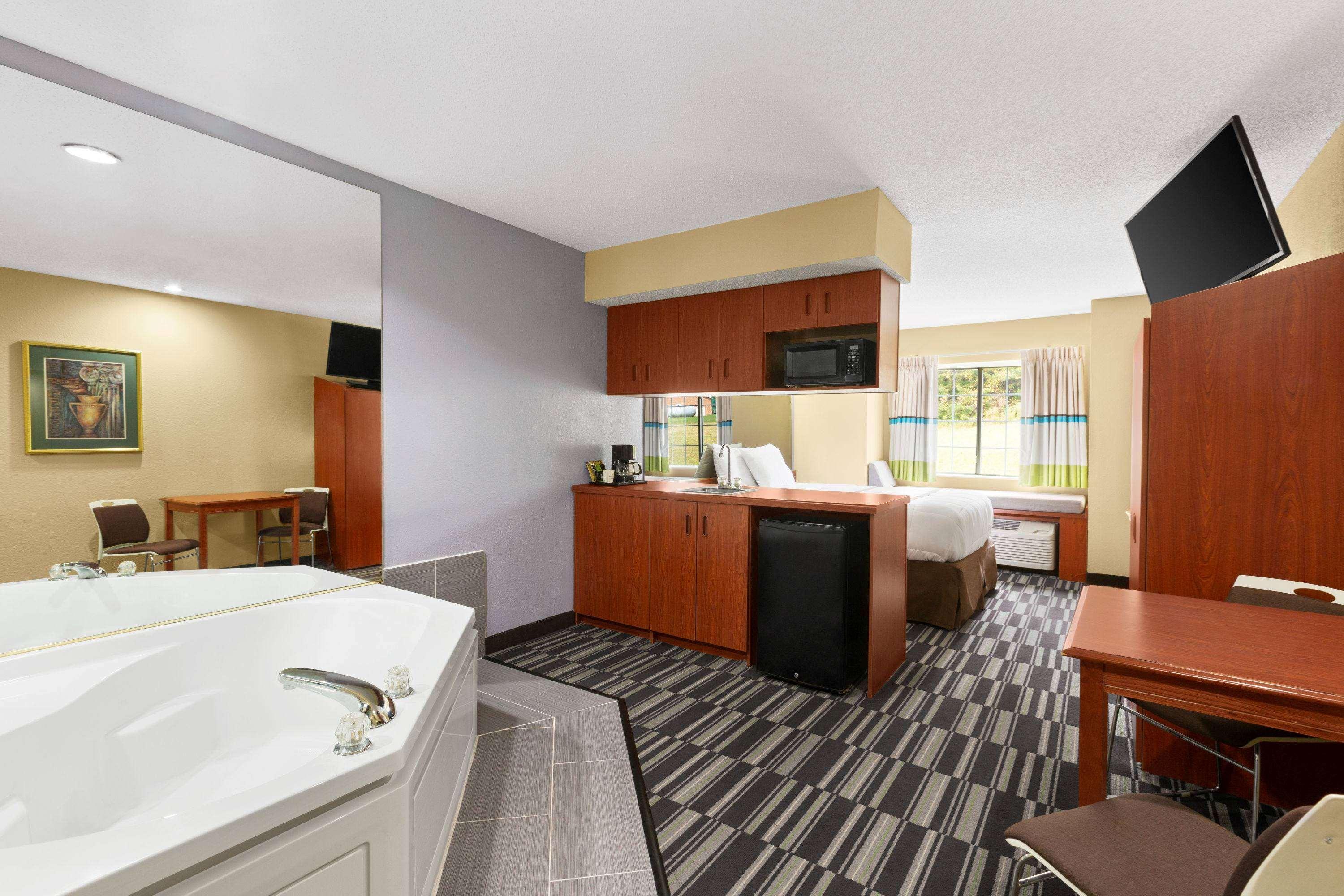 Microtel Inn & Suites By Wyndham Thomasville Eksteriør billede